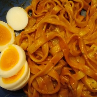 たまごとトマトクリームパスタ